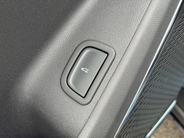 New 2026 Chevrolet Traverse LT w/ Enhanced Driving Package FWD image 24