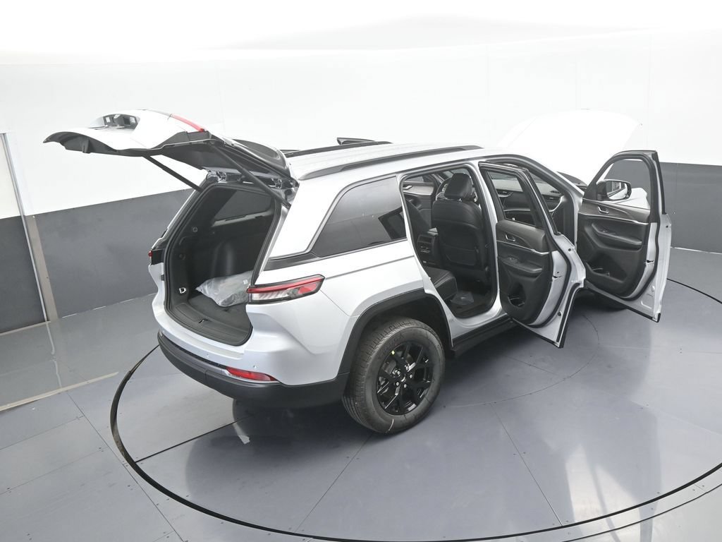 New 2026 Jeep Grand Cherokee Altitude RWD image 52