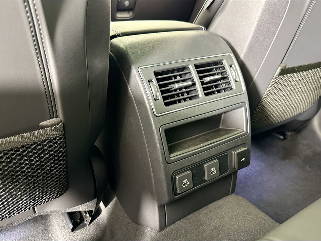 Certified 2025 Jaguar F-PACE R-Dynamic S AWD/4WD image 16