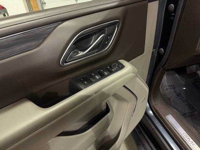 Used 2021 GMC Yukon SLT w/ SLT Premium Package image 13