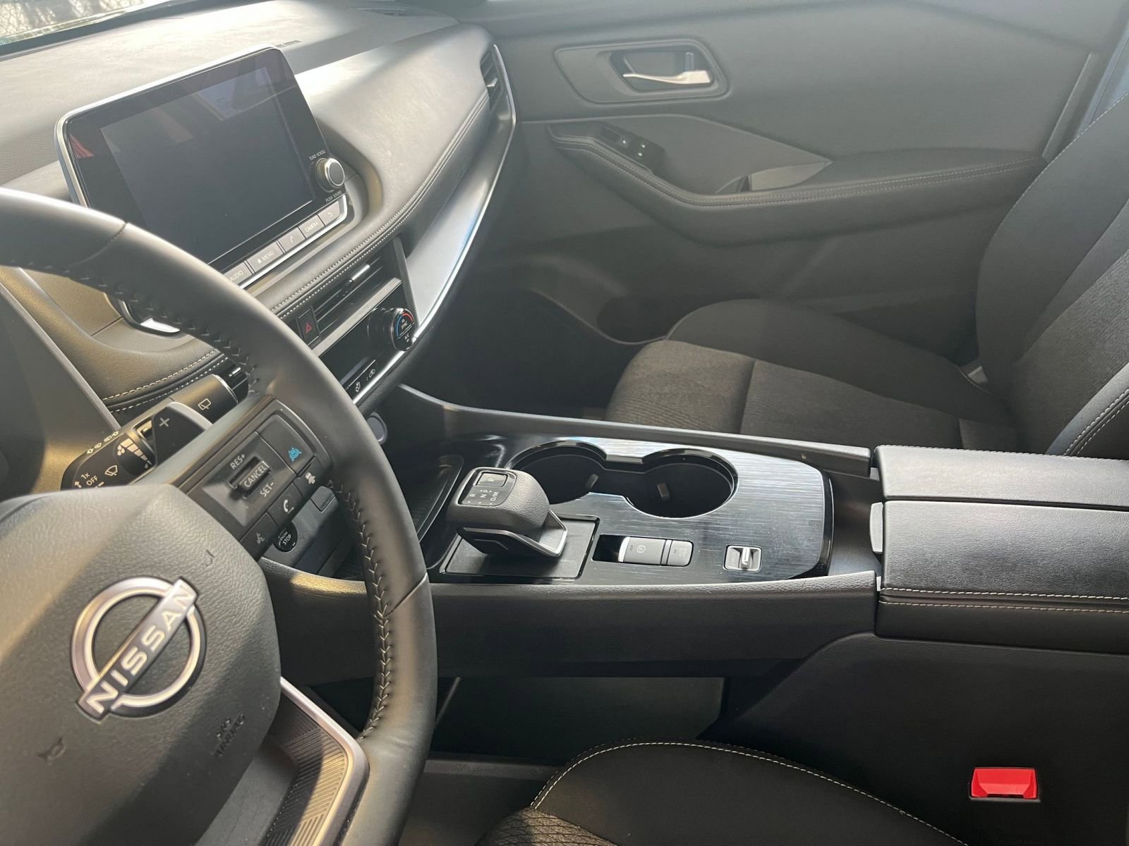 Used 2025 Nissan Rogue SV image 42