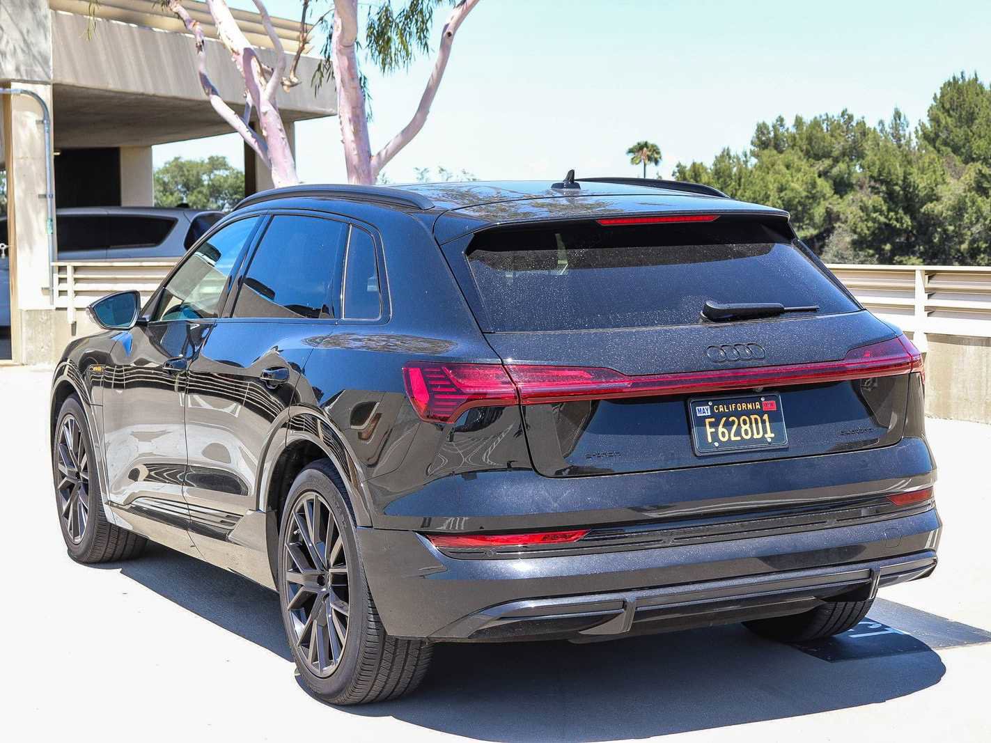 Used 2023 Audi e-tron Chronos AWD/4WD image 2