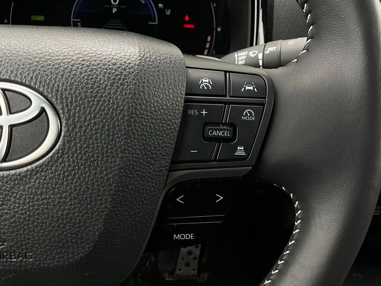 Used 2025 Toyota Camry SE image 33