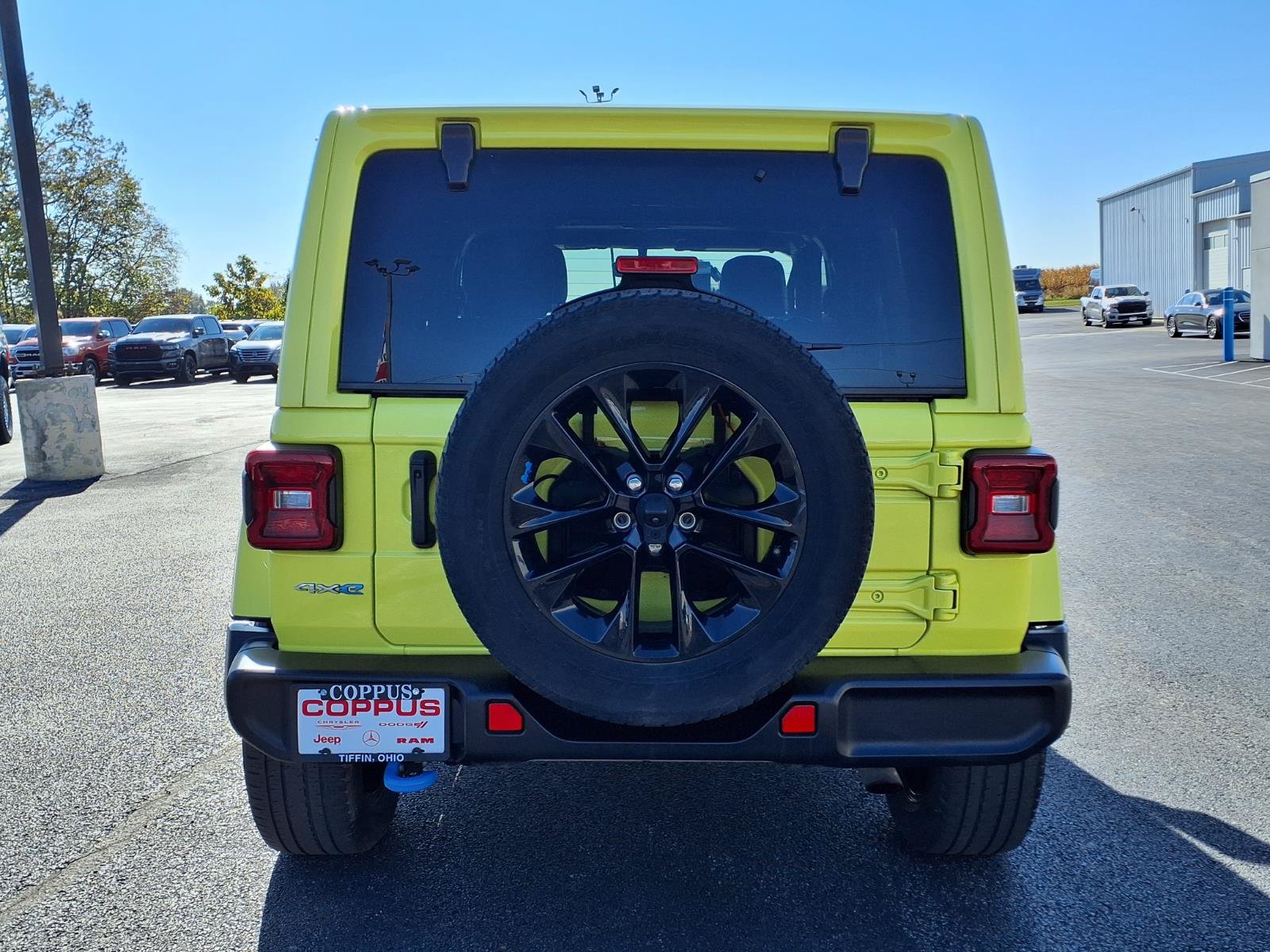 Used 2022 Jeep Wrangler Unlimited Sahara AWD/4WD image 7