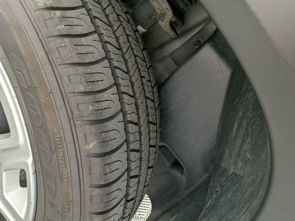 Used 2019 Jeep Renegade Limited image 14