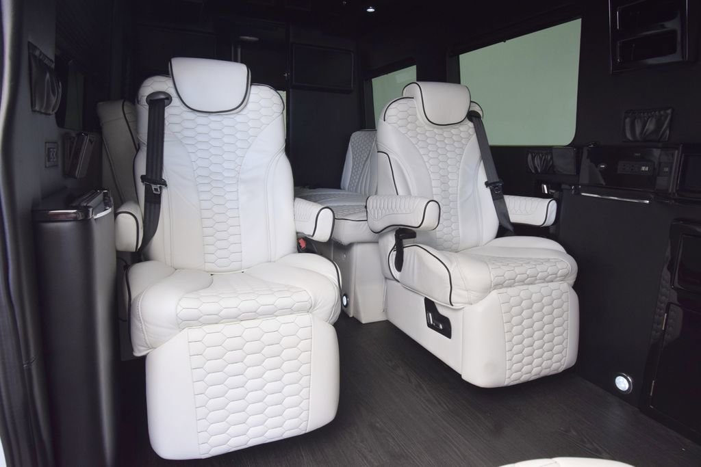 Used 2020 Mercedes-Benz Sprinter 3500 image 6