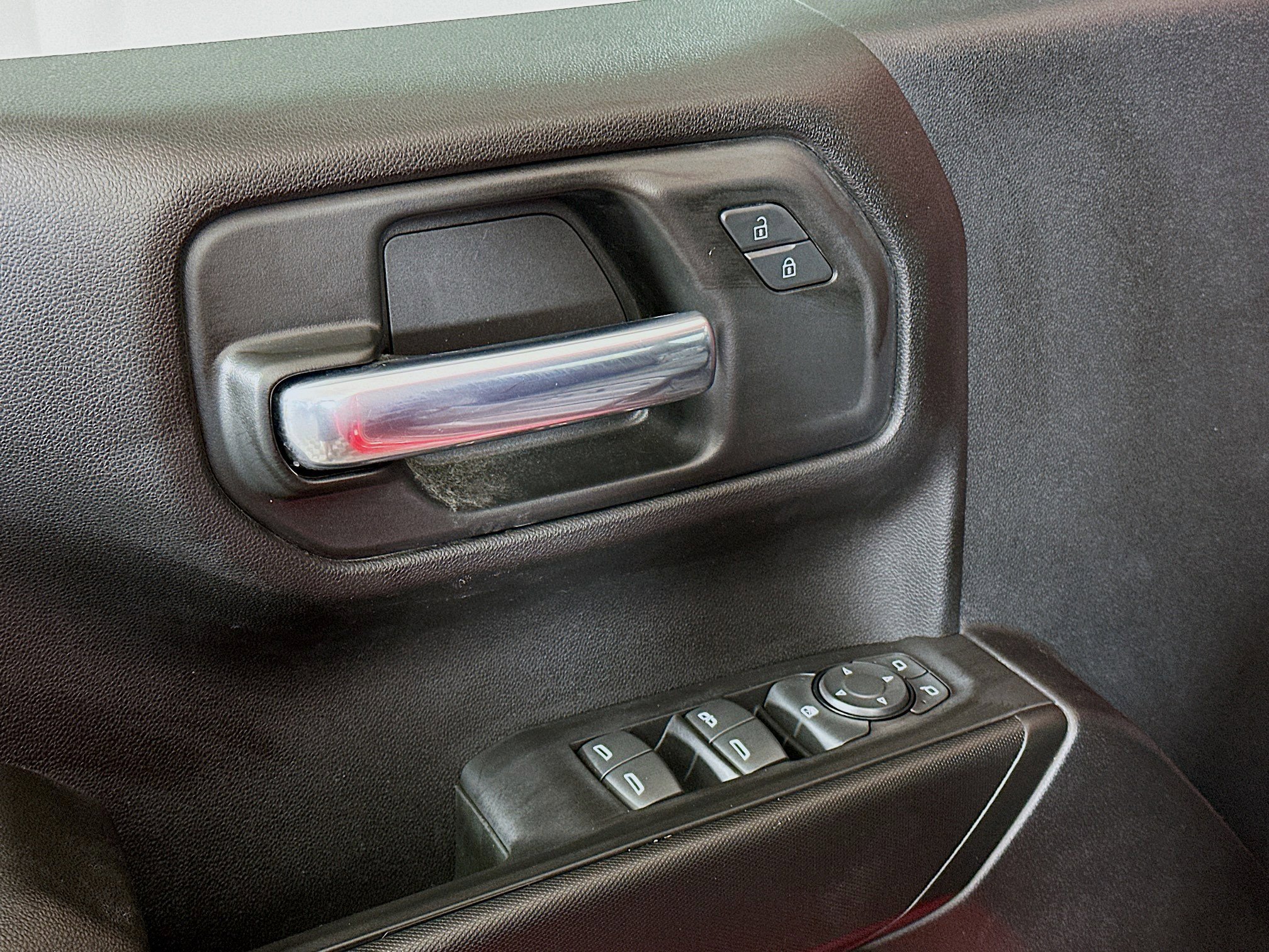 Used 2025 Chevrolet Silverado 1500 Custom image 15