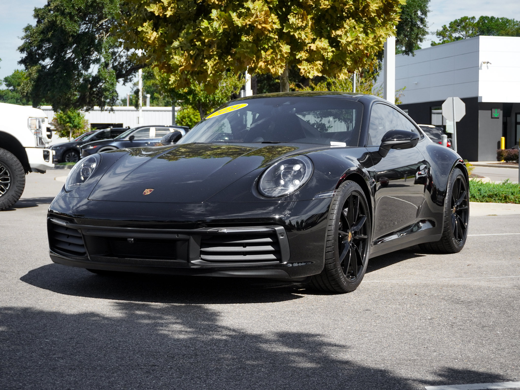 Used 2024 Porsche 911 Carrera RWD image 5