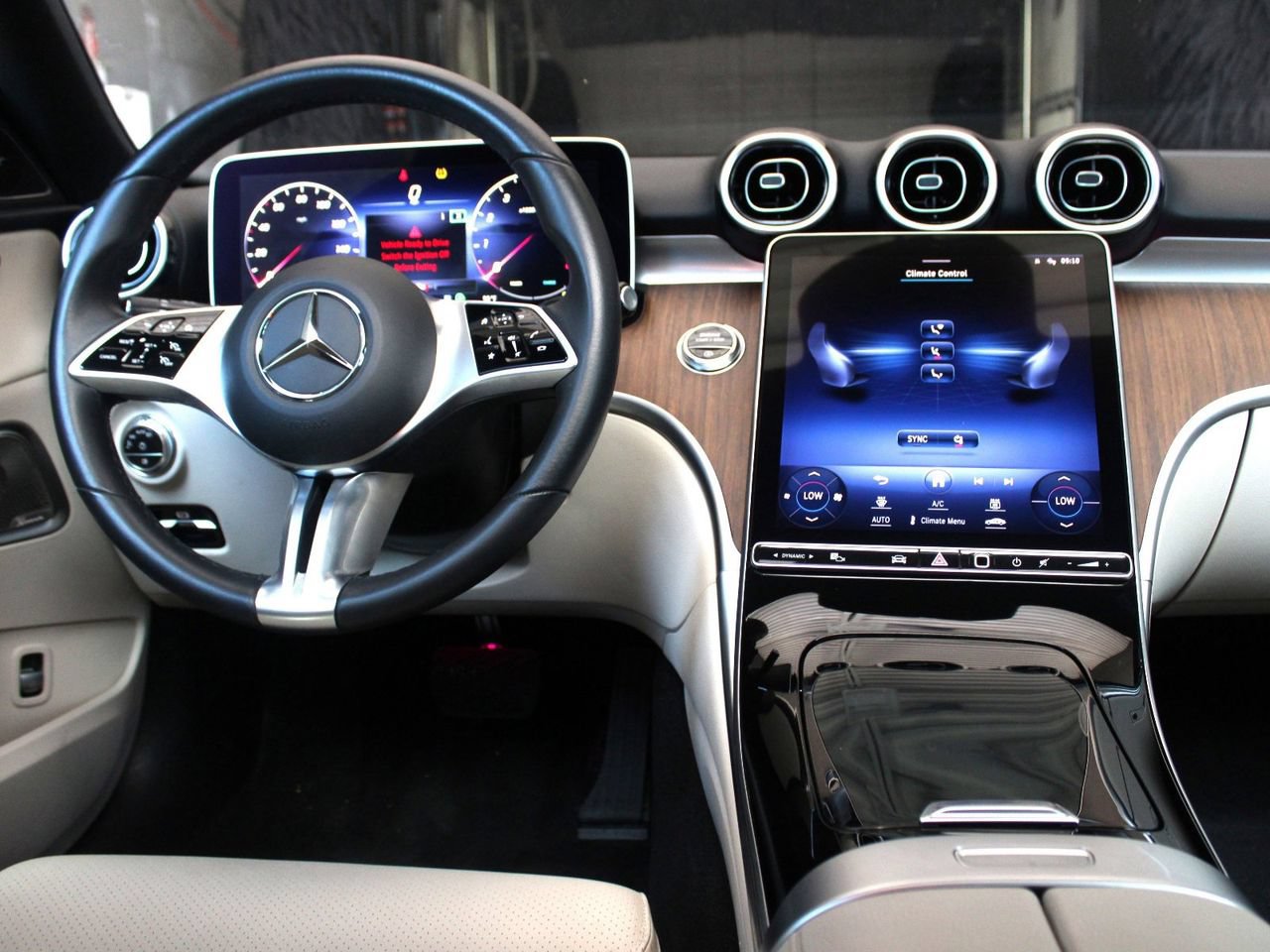 Used 2023 Mercedes-Benz C 300 Sedan image 21