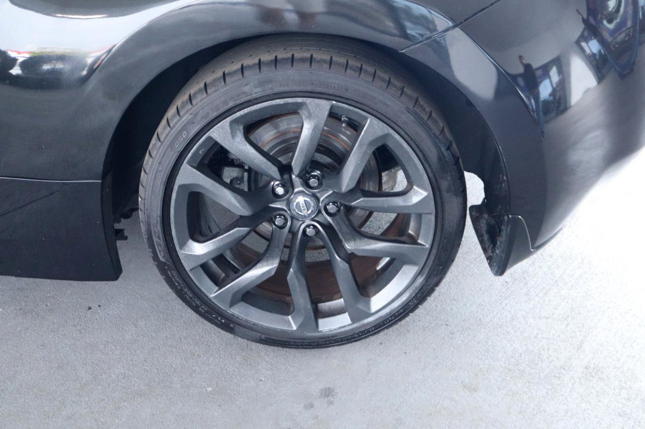 Used 2017 Nissan 370Z Coupe RWD image 11
