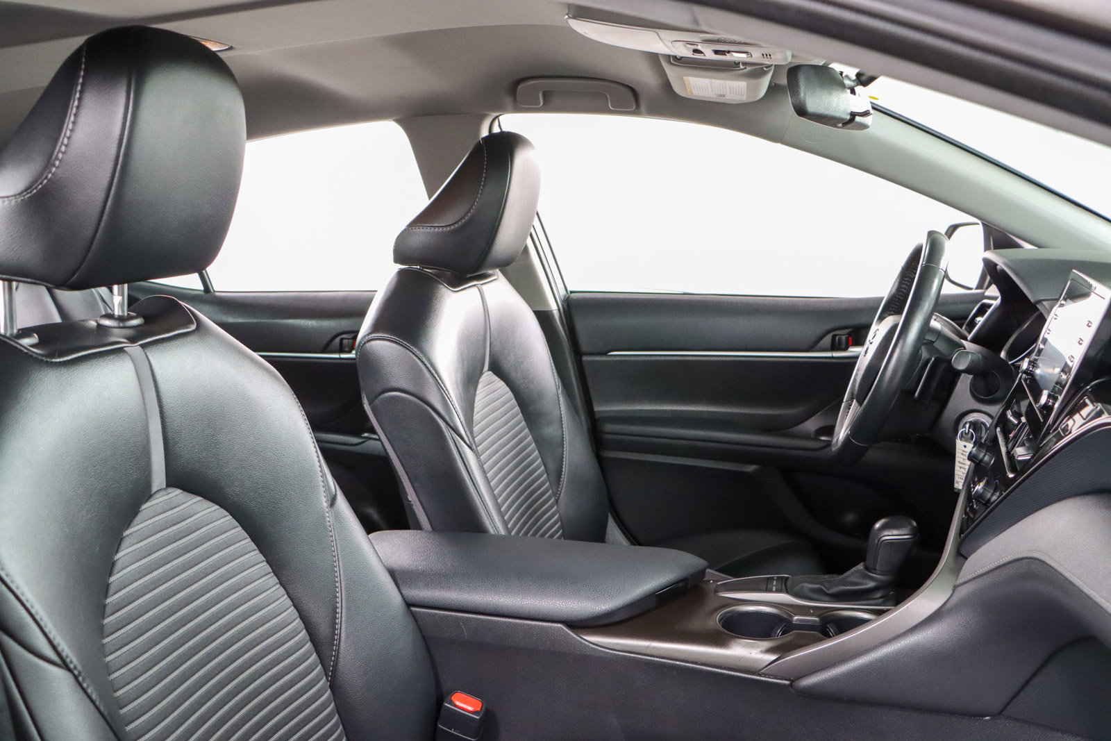 Used 2024 Toyota Camry SE image 26