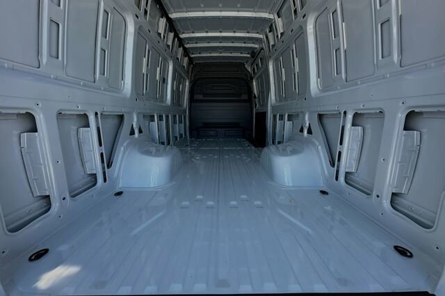 Used 2024 Mercedes-Benz Sprinter 3500 image 13