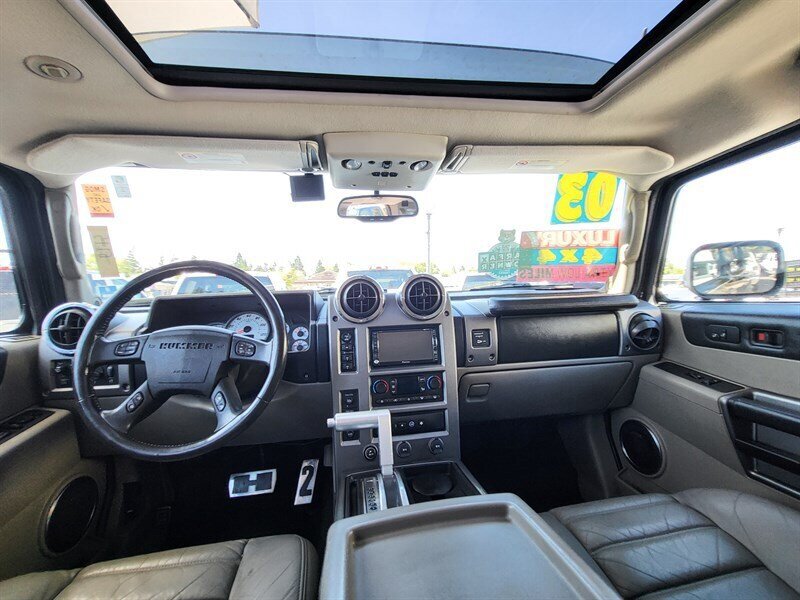 Used 2003 HUMMER H2 w/ Preferred Equipment Group AWD/4WD image 25