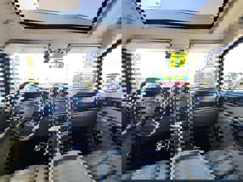 Used 2003 HUMMER H2 w/ Preferred Equipment Group image 25