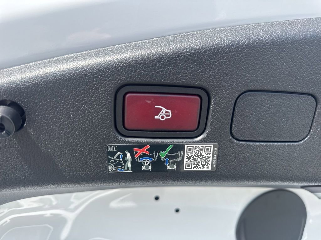 Used 2024 Mercedes-Benz CLE 450 4MATIC Cabriolet image 26