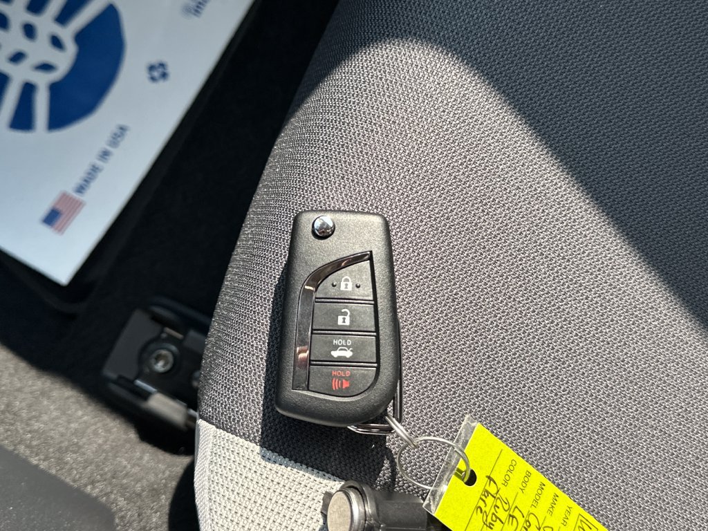 Used 2026 Toyota Corolla LE FWD image 27