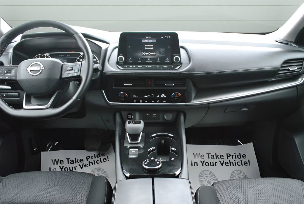 Used 2025 Nissan Rogue SV AWD/4WD image 23