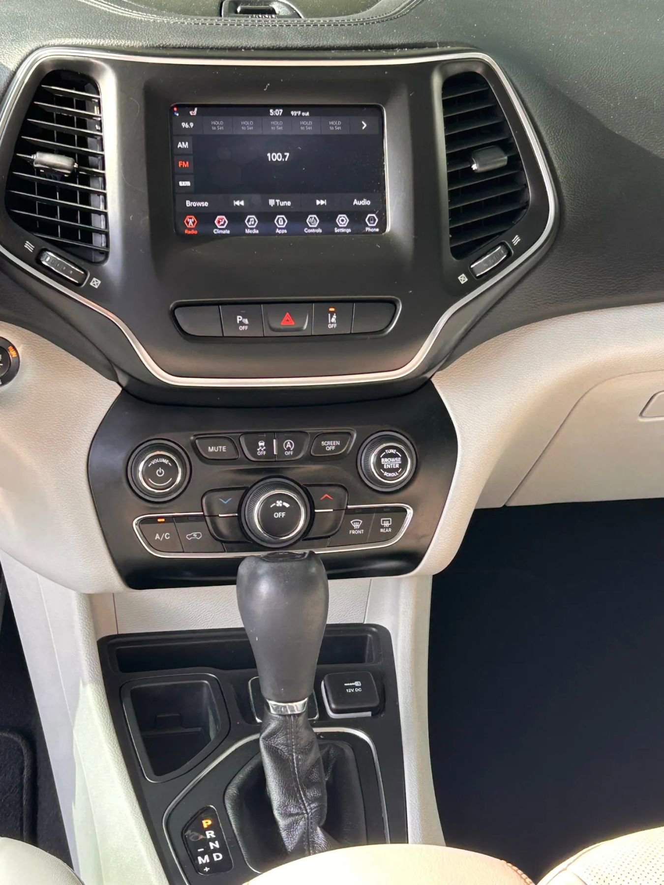 Used 2021 Jeep Cherokee Latitude Lux w/ Sun & Sound Group image 7