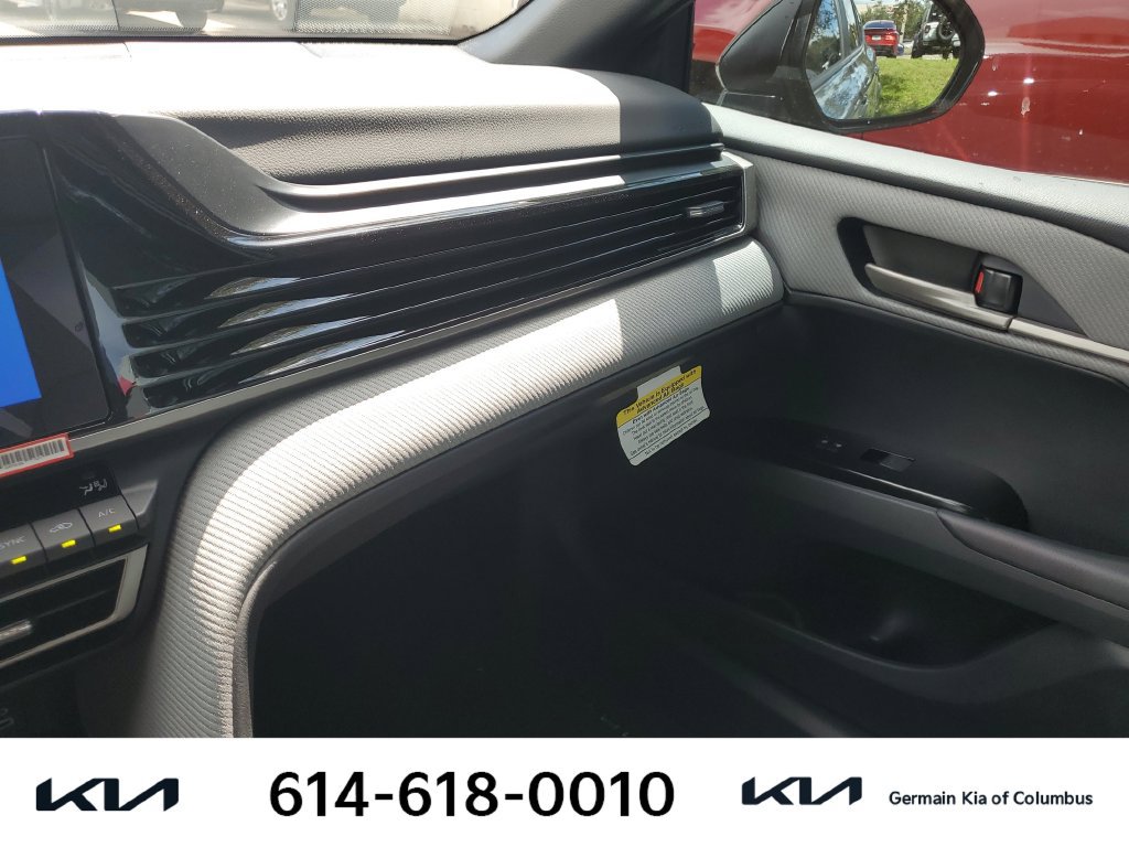 Used 2026 Toyota Camry SE FWD image 33