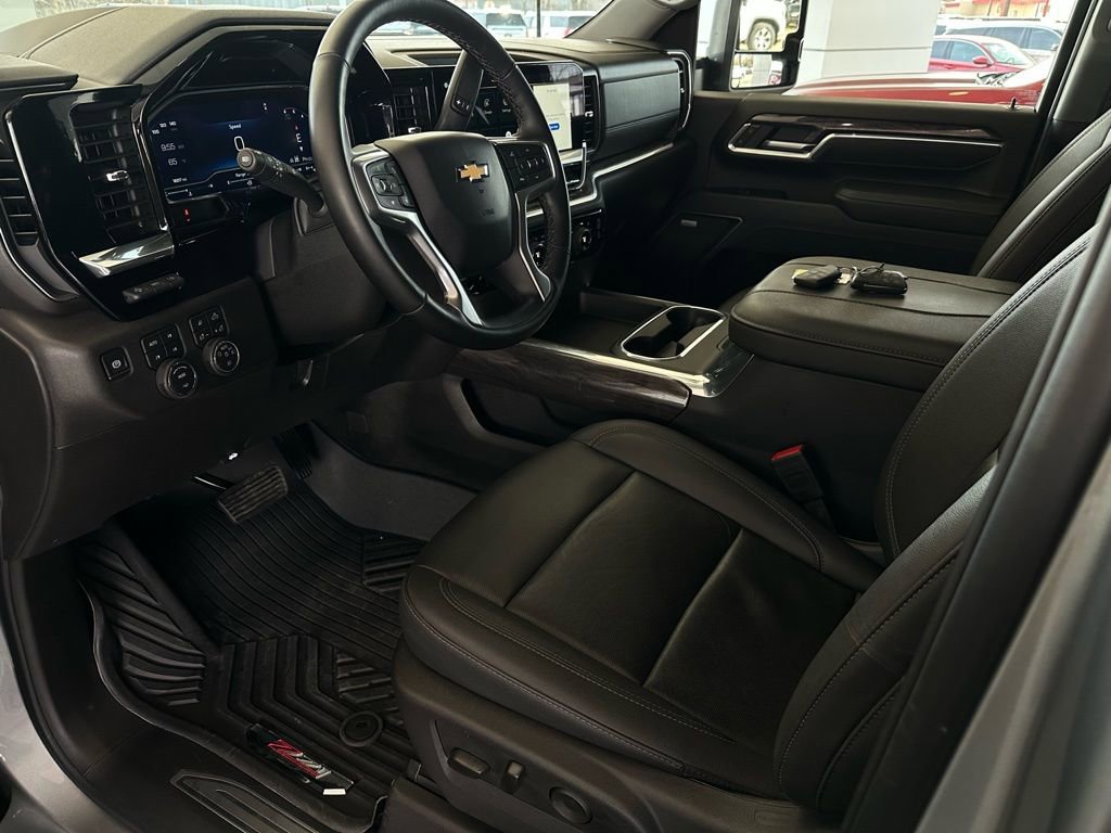 Used 2025 Chevrolet Silverado 2500 LTZ w/ LTZ Premium Texas Edition image 10