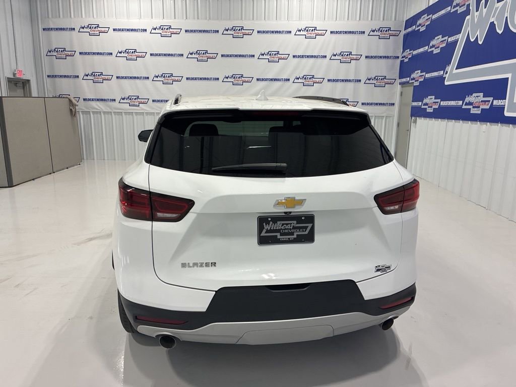Used 2024 Chevrolet Blazer LT w/ Convenience Package FWD image 5