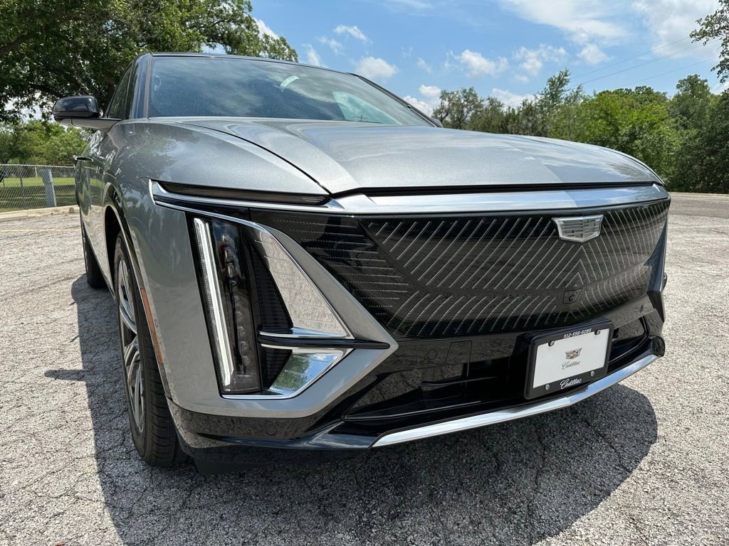 New 2025 Cadillac Lyriq Luxury image 7