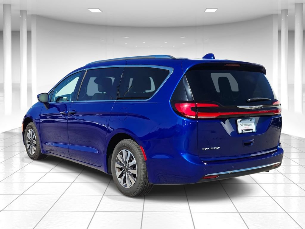 Used 2021 Chrysler Pacifica Touring-L FWD image 5