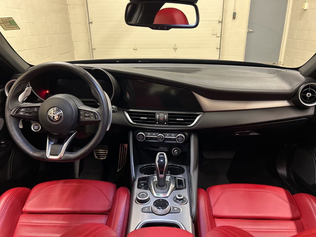 Used 2024 Alfa Romeo Giulia Veloce image 18