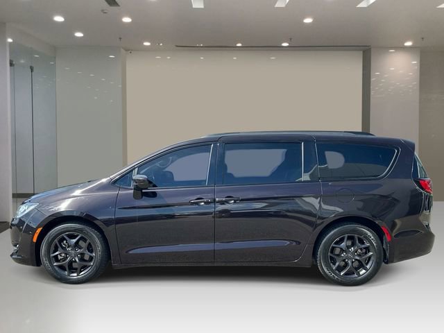 Used 2019 Chrysler Pacifica Touring-L Plus w/ S Appearance Package FWD image 2