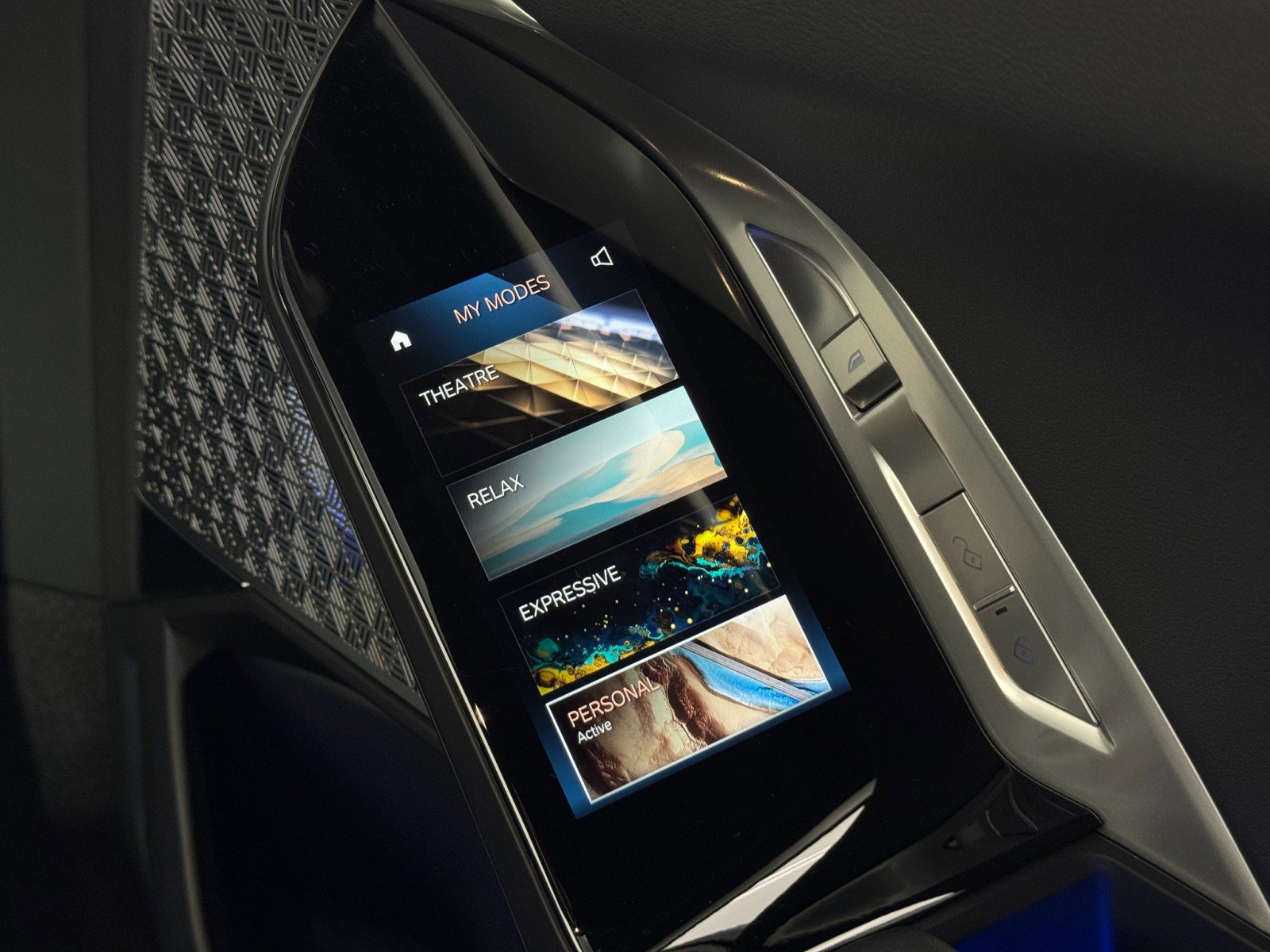 Used 2023 BMW i7 xDrive60 image 43