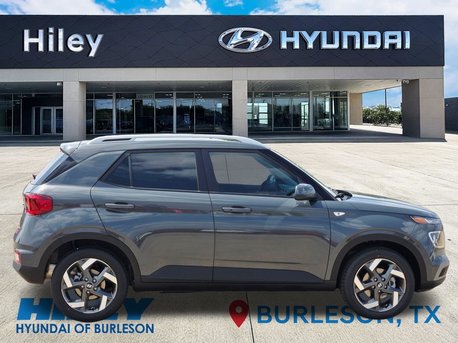 New 2026 Hyundai Venue SEL FWD image 3