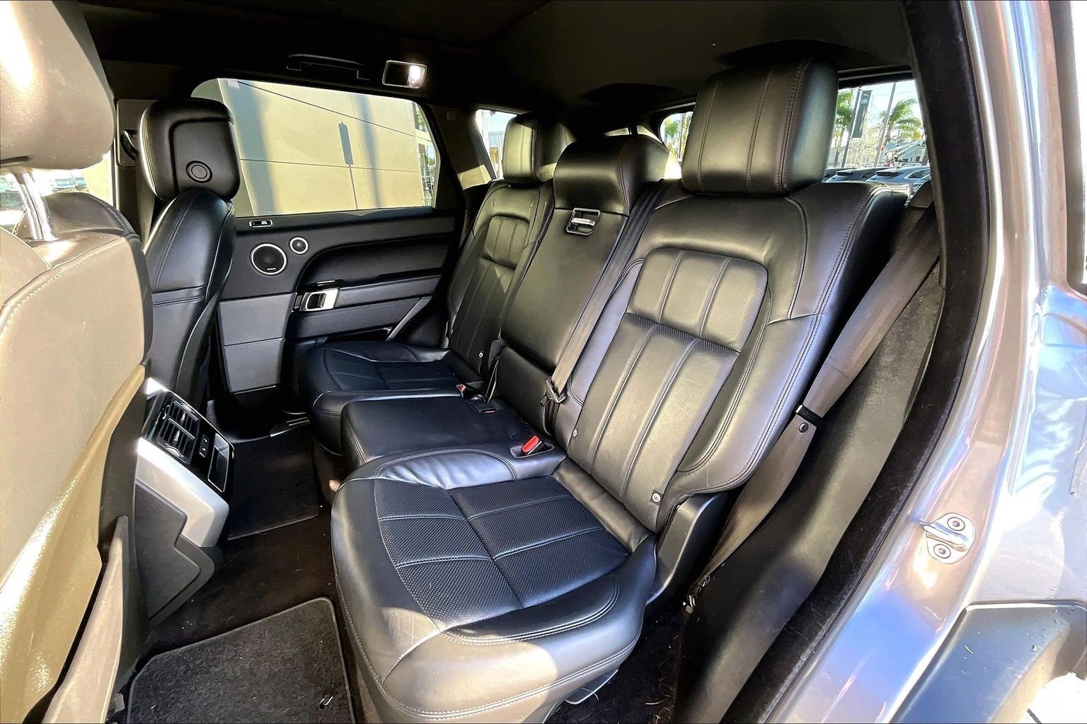 Used 2020 Land Rover Range Rover Sport HSE image 26