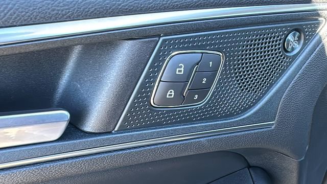 Certified 2024 Ford Edge Titanium image 9