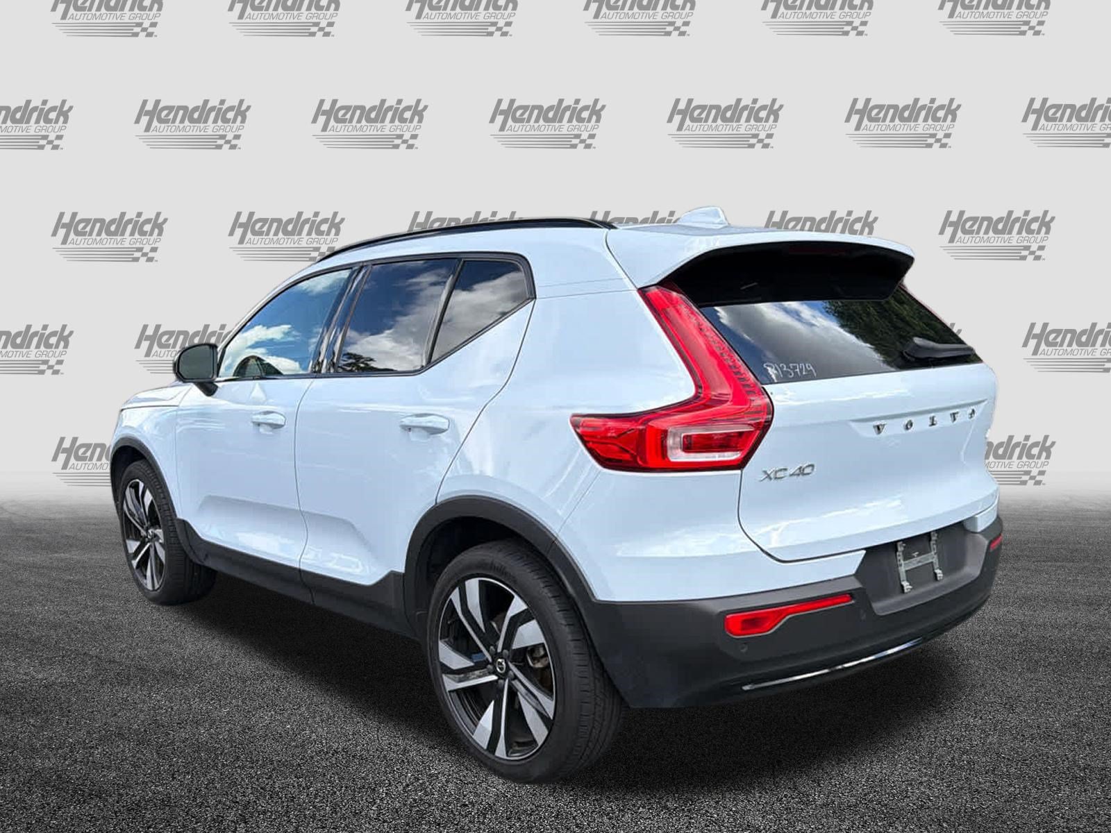 Used 2024 Volvo XC40 B5 Ultimate w/ Protection Package Premier AWD/4WD image 11