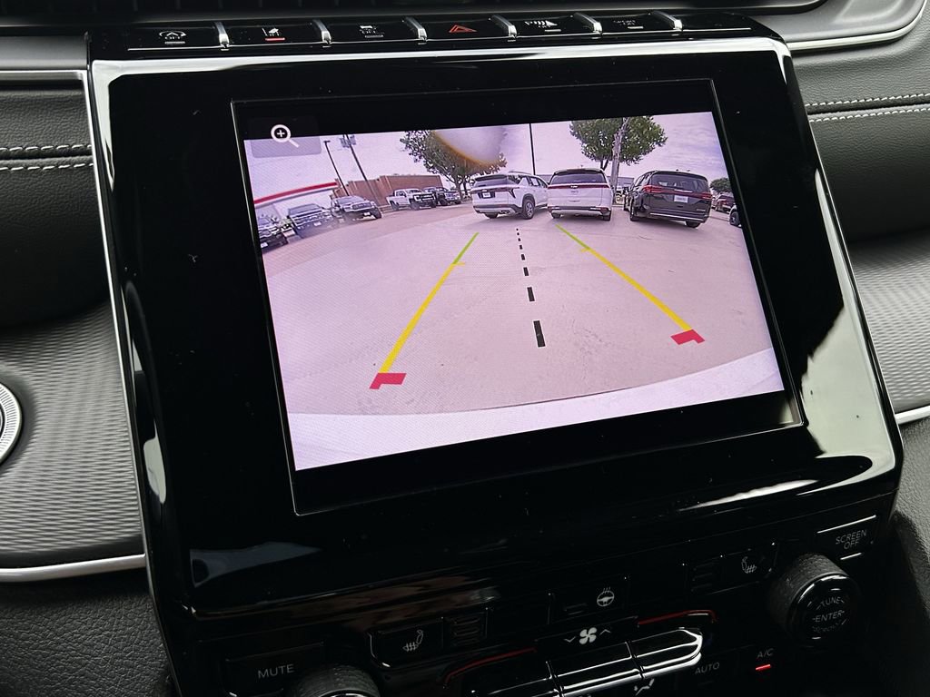 Used 2025 Jeep Grand Cherokee L Altitude RWD image 17