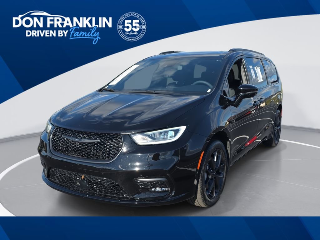 Used 2024 Chrysler Pacifica Limited w/ S Appearance Package