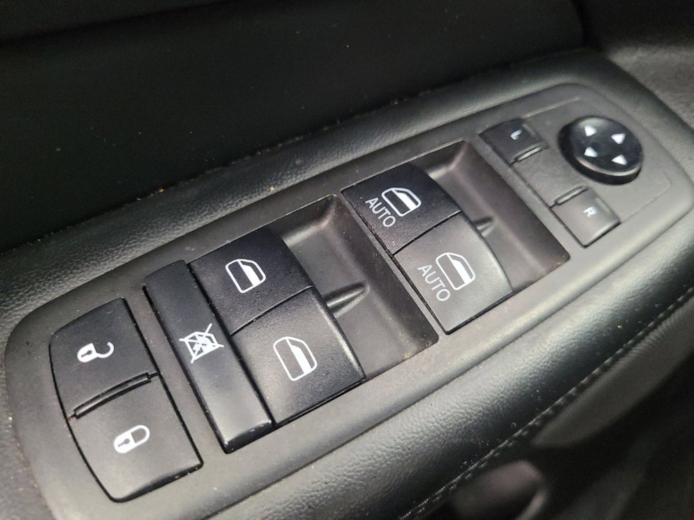 Used 2021 Jeep Grand Cherokee Laredo image 27