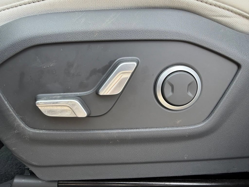 Certified 2025 Hyundai Santa Fe SEL FWD image 12