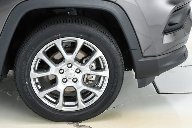 Used 2022 Jeep Compass Latitude AWD/4WD image 18