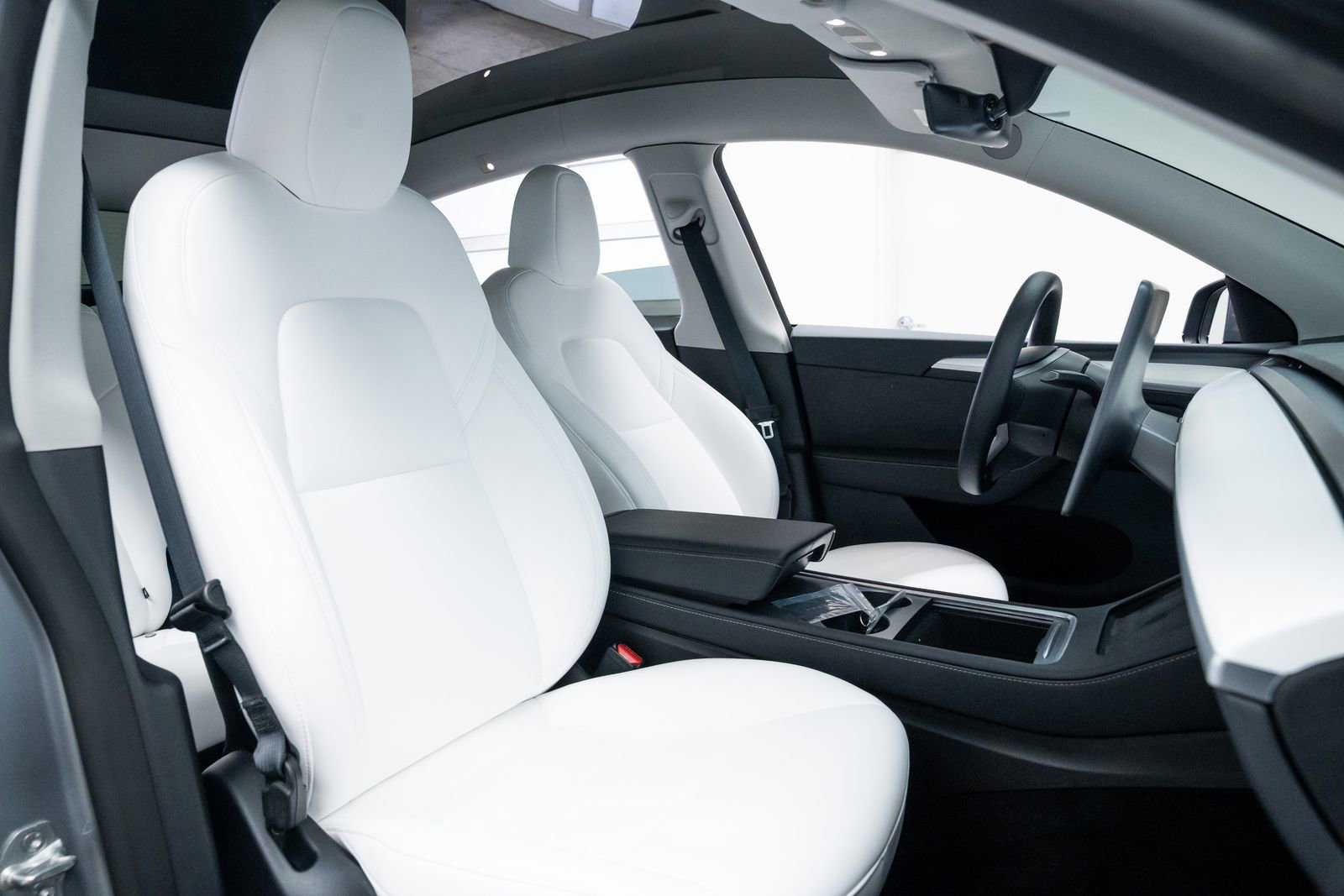 Used 2024 Tesla Model Y Performance image 23