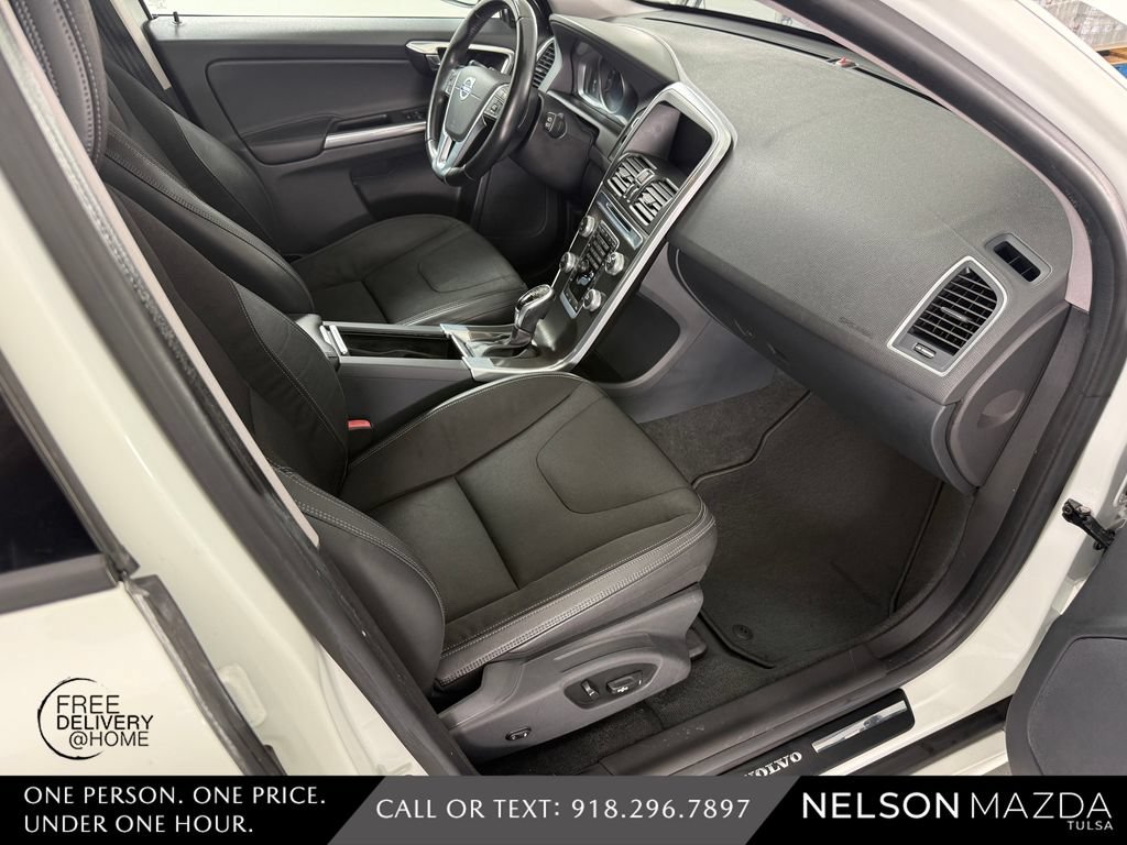 Used 2016 Volvo XC60 T5 w/ Proximity Package FWD image 45