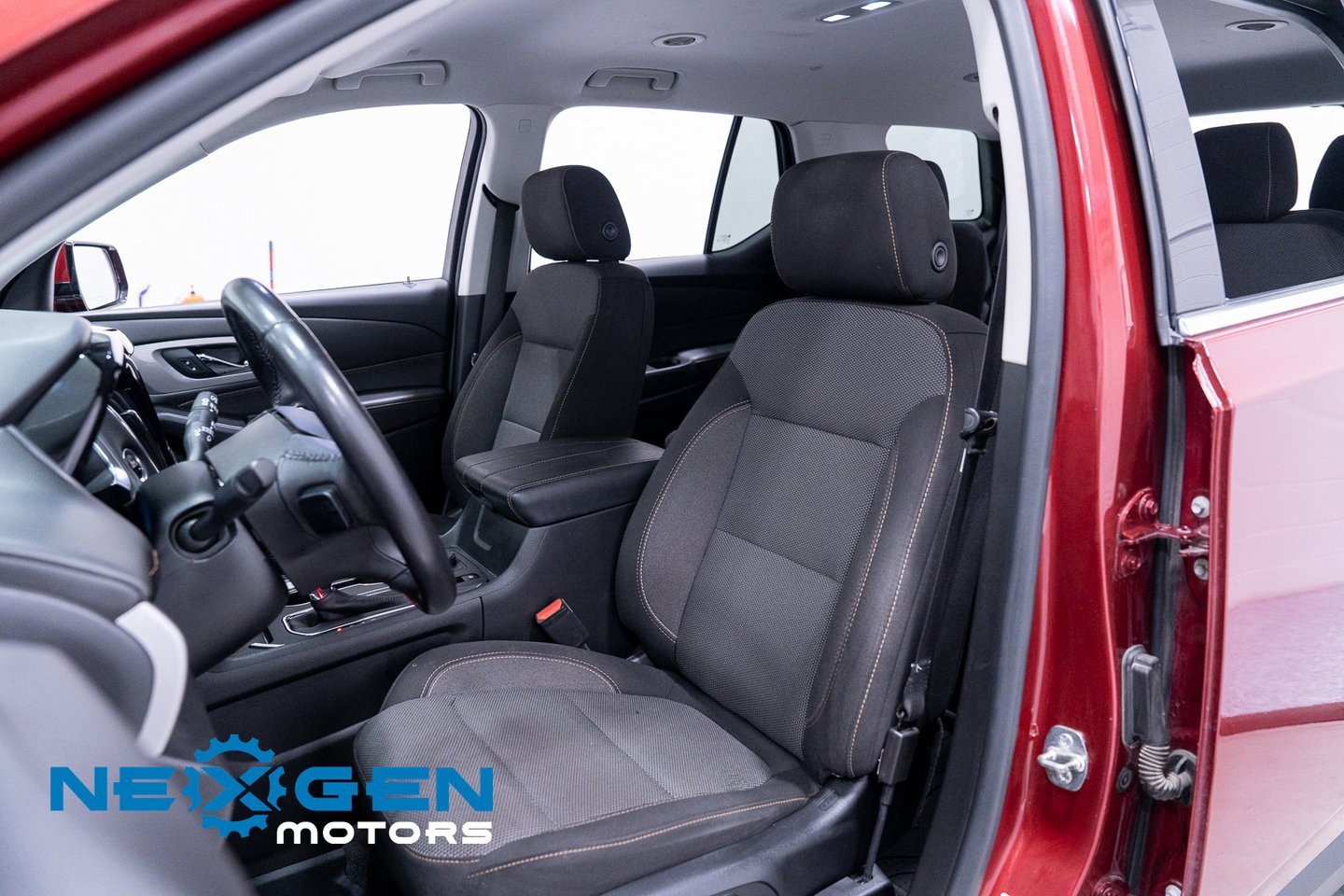 Used 2020 Chevrolet Traverse LT image 27