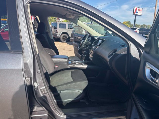 Used 2020 Nissan Pathfinder S AWD/4WD image 12
