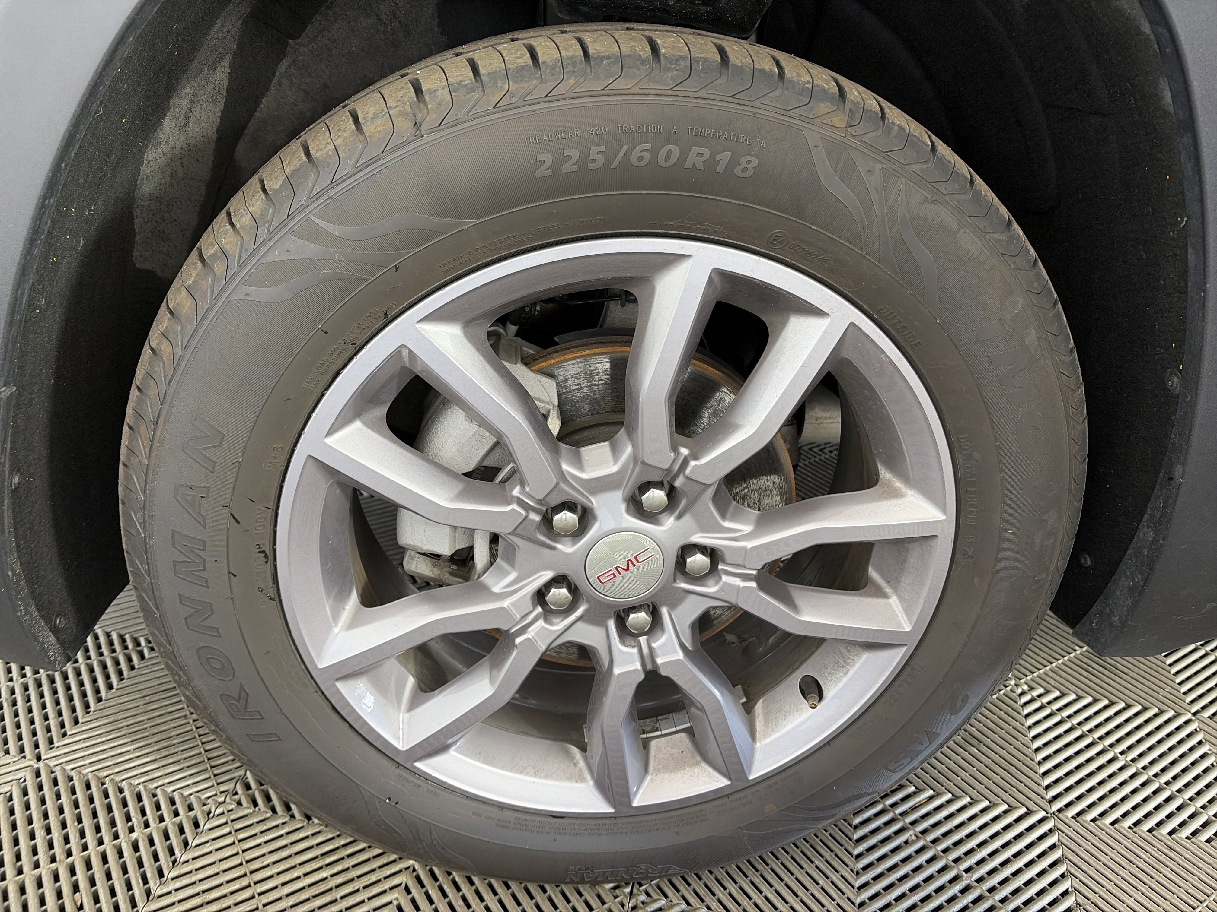 Used 2023 GMC Terrain SLT image 12