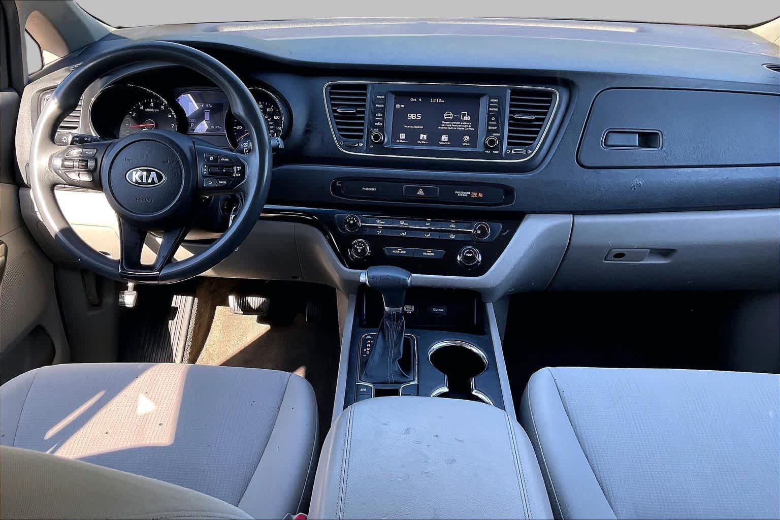 Used 2021 Kia Sedona LX FWD image 15