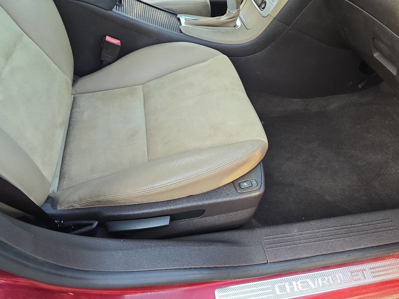 Used 2010 Chevrolet Malibu LT w/ HFV6 Engine Package image 23