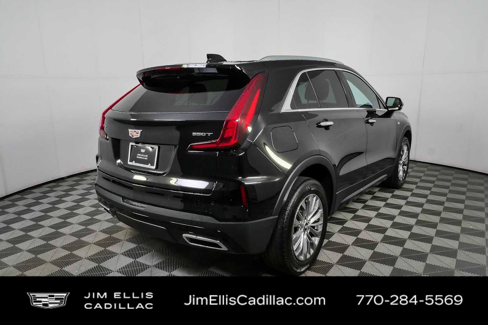 Certified 2025 Cadillac XT4 Premium Luxury FWD image 3