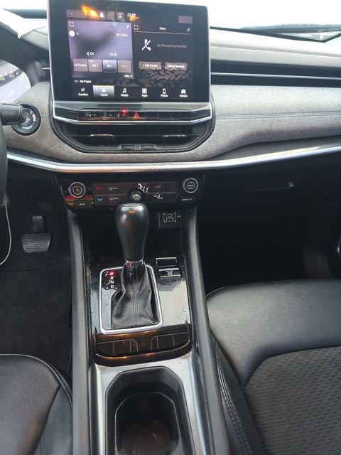 Used 2022 Jeep Compass Latitude image 11