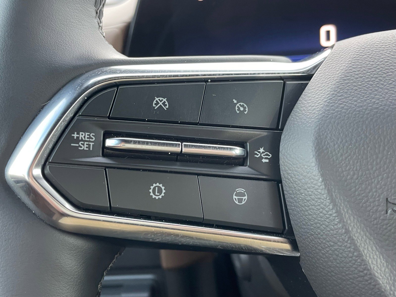 Used 2025 Chevrolet Suburban High Country image 7