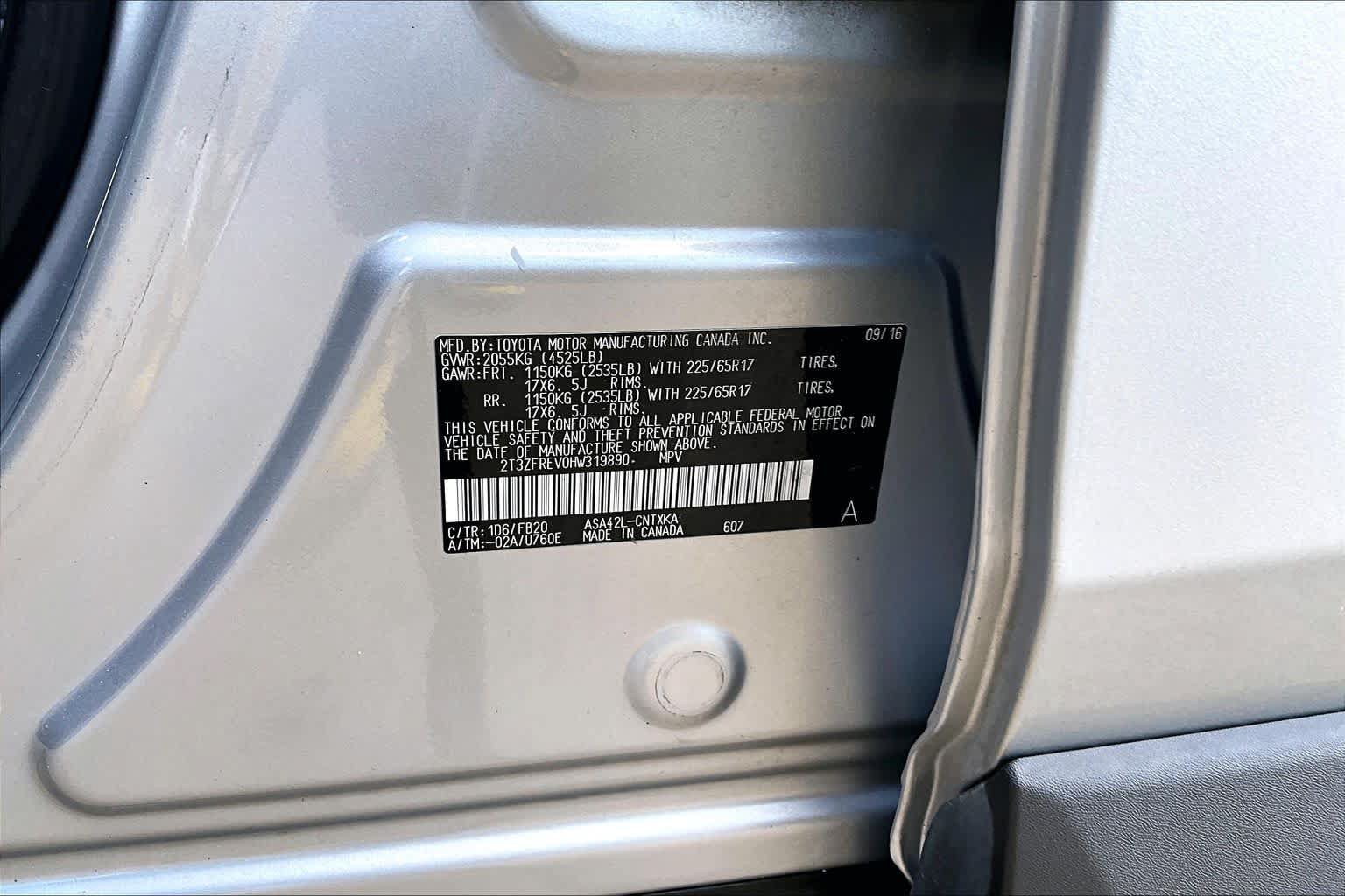 Used 2017 Toyota RAV4 LE FWD image 32